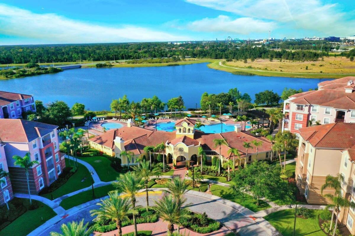 The Epic London Vista Cay Orlando Next To The Club Apartment Exterior photo